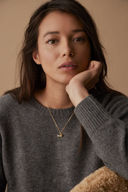 Kay Bojesen Gravhunden i 18 karat forgyldt sølv.